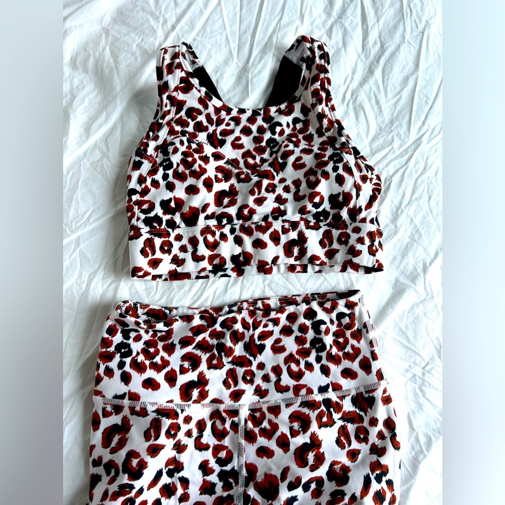 Varley Workout Set in Cheetah Size S White Leopard Print Sports Bra and Leggings